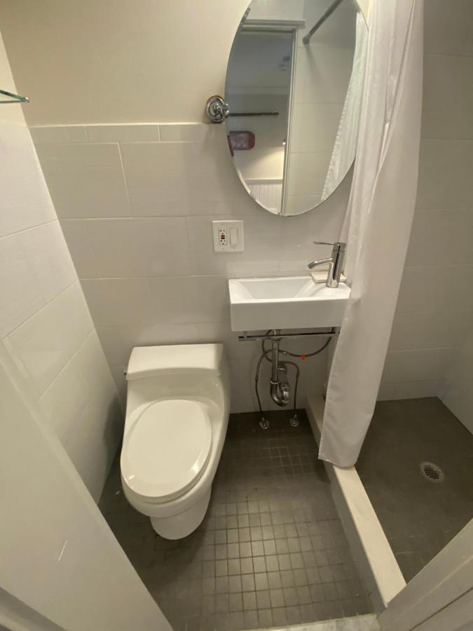 The Clarendon House Bed & Breakfast Провинстаун Екстериор снимка