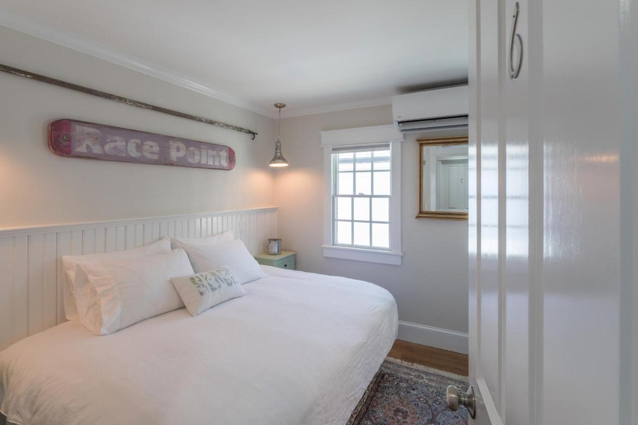 The Clarendon House Bed & Breakfast Провинстаун Екстериор снимка