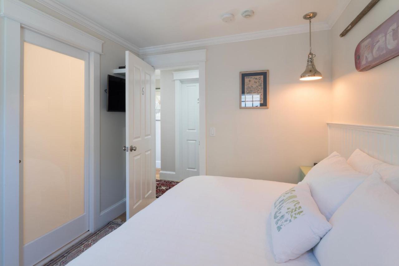 The Clarendon House Bed & Breakfast Провинстаун Екстериор снимка