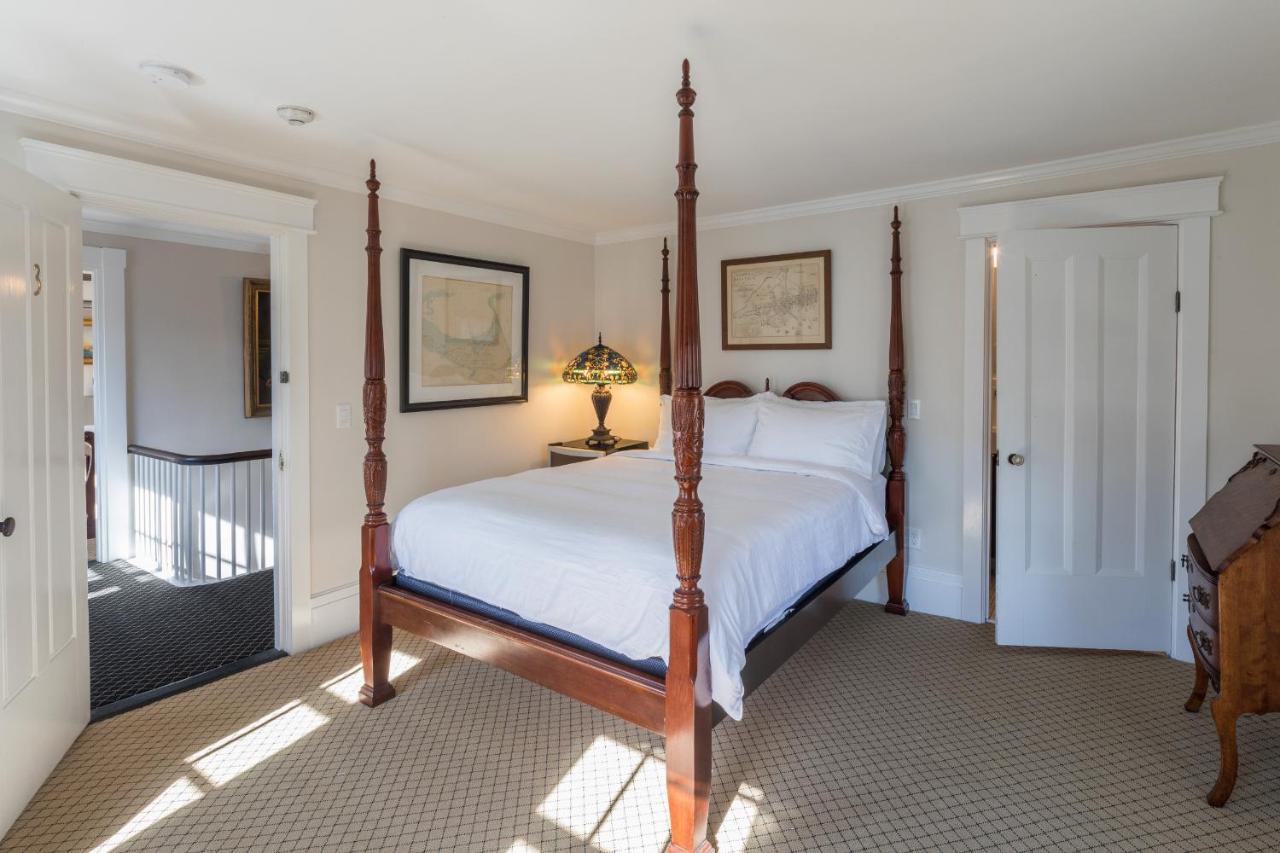 The Clarendon House Bed & Breakfast Провинстаун Екстериор снимка